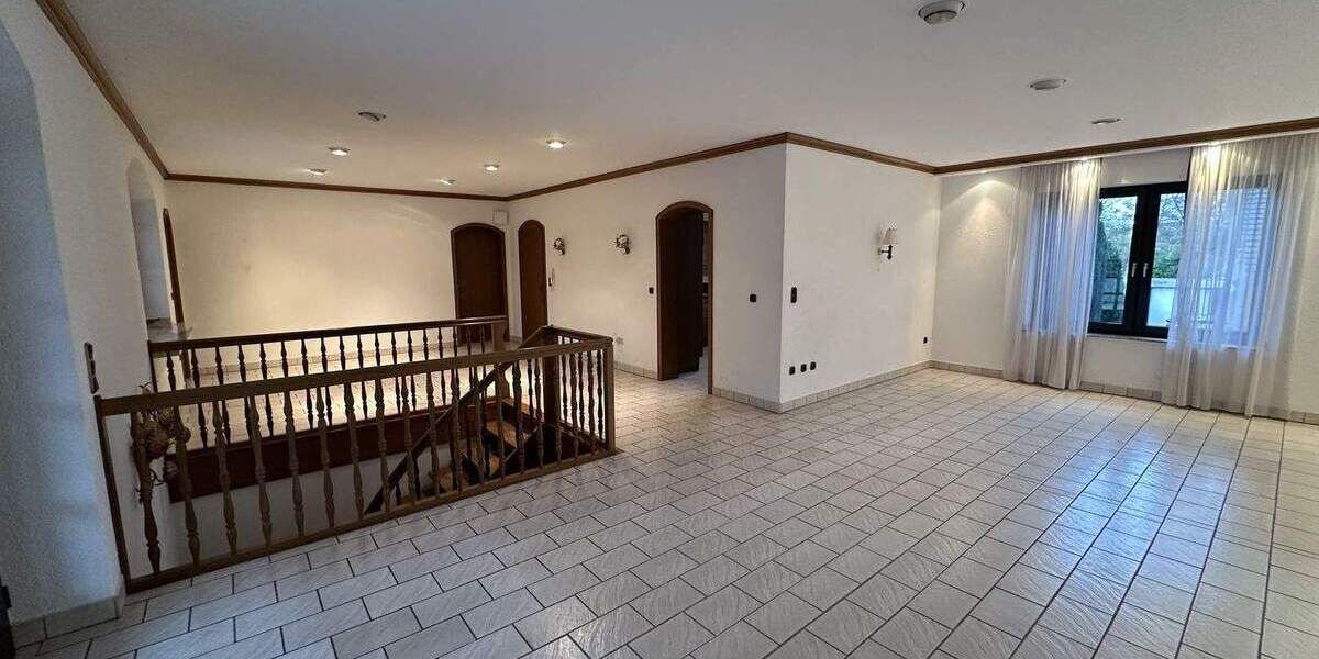 Einfamilienhaus Steinheim - 6 Zimmer, 262 m&sup2;, 350.000&euro; | Angebot:25687039