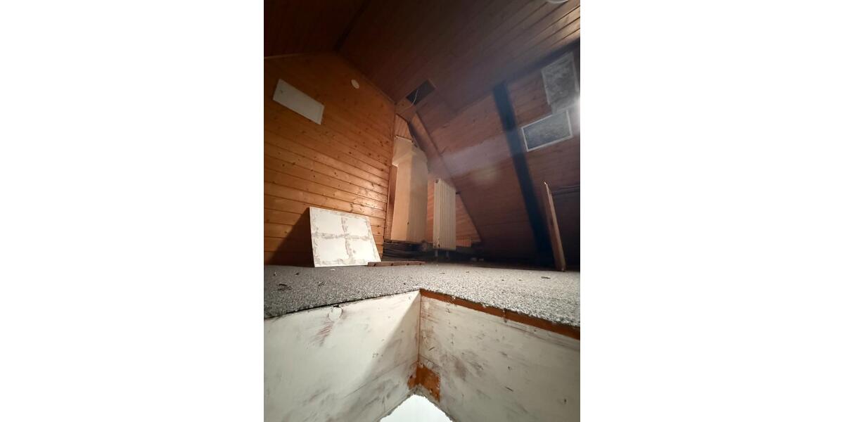 Großes Sieben-Zimmer-Reihenmittelhaus in Massivbauweise | 120 m² 7 zimmer