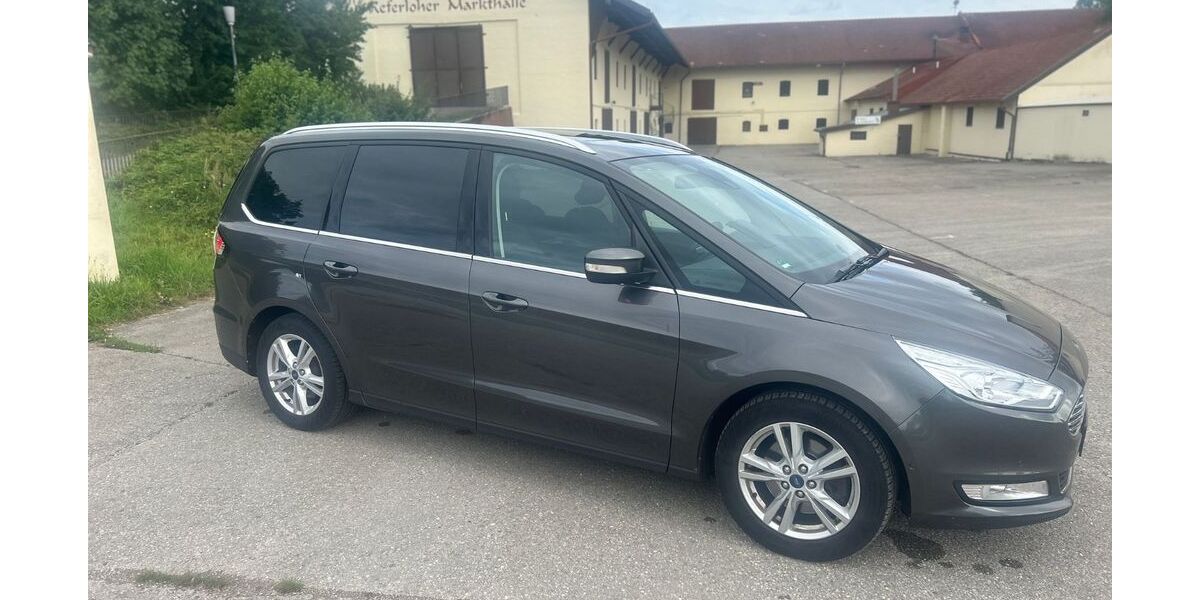 Ford Galaxy 98.000 km 18.400 € Haar 85540
