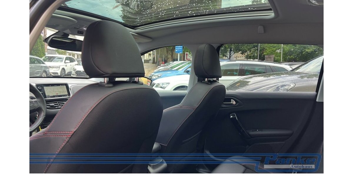 Peugeot 2008 1.2 PT 130 Allure*Pano*Navi*Leder*1-Hand* 79.035 km 12.490 &euro; Berlin 13187