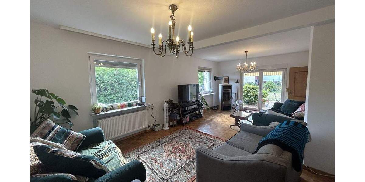 Gepflegtes Einfamilienhaus mit sehr schönem Garten & Garage in ruhiger Lage Morlautern, vermietet 6 zimmer