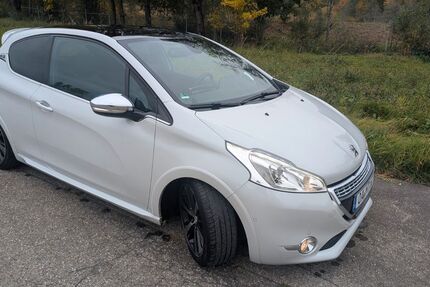 Peugeot 208 65.000 km 8.200 &euro; Rettenberg 87549