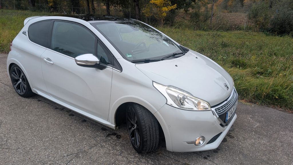 Peugeot 208 65.000 km 8.200 &euro; Rettenberg 87549