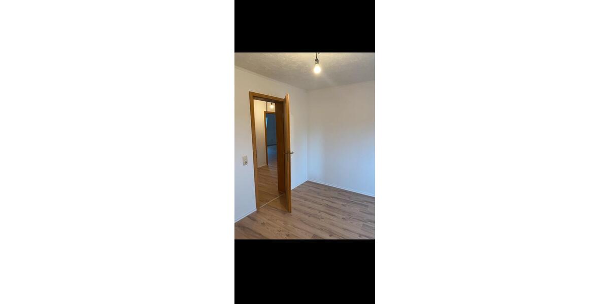 Dachgeschoßwohnung Römhild - 3 Zimmer, 67 m&sup2;, 450&euro; | Angebot:25972175