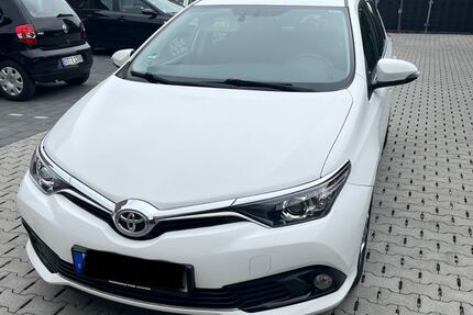 Toyota Auris 160.550 km 8.290 &euro; Gütersloh 33334