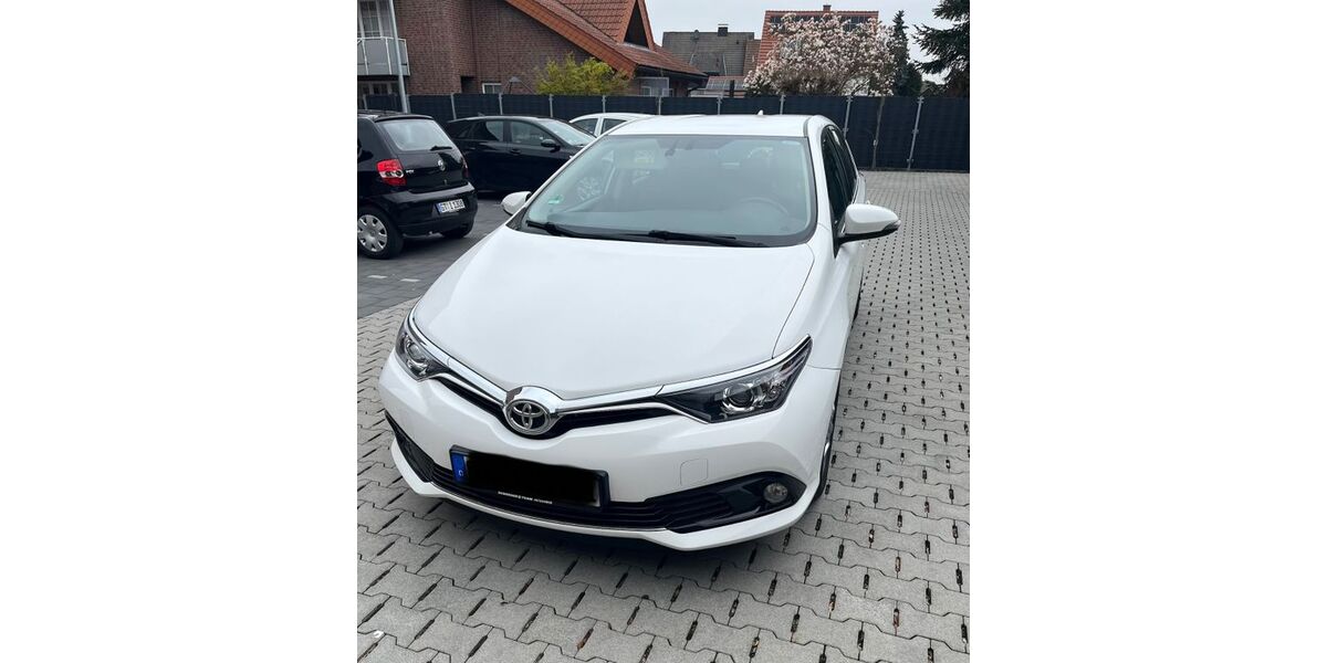 Toyota Auris 160.550 km 8.290 &euro; Gütersloh 33334