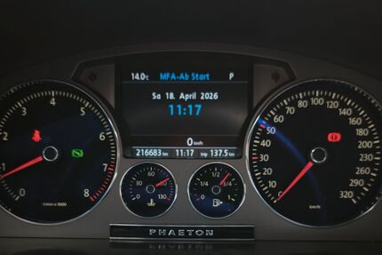 VW Phaeton 216.700 km 12.750 &euro; HAMBURG 20537
