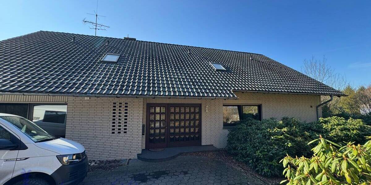 Einfamilienhaus Lage Hörste - 8 Zimmer, 250 m&sup2;, 1.600&euro; | Angebot:26545492