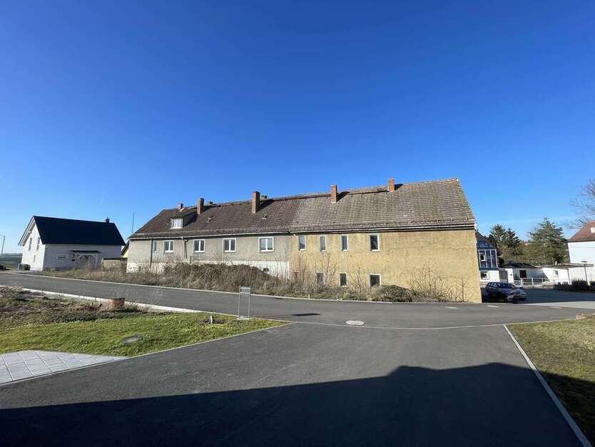Haus zum Kaufen in Hohenmölsen 154.900 € 550 m²