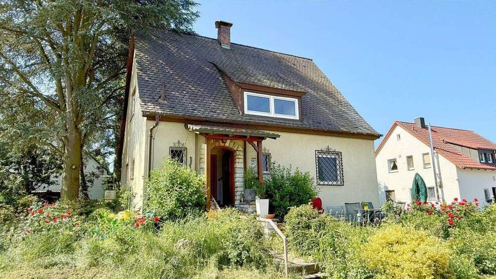 Charmantes Einfamilienhaus in ruhiger Lage von Nbg.-Worzeldorf! 4 zimmer