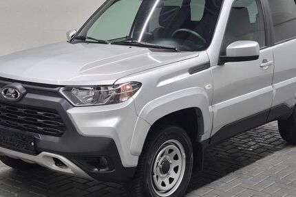 Lada Niva 38.600 km 15.400 &euro; Langenweddingen 39171