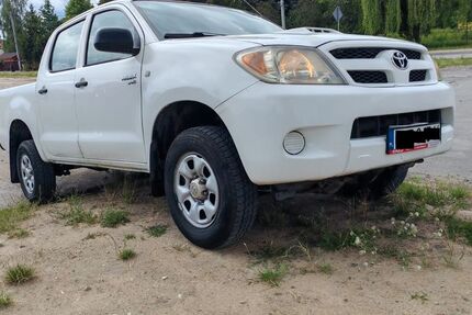 Toyota Hilux 187.000 km 6.500 &euro; Berlin 15749