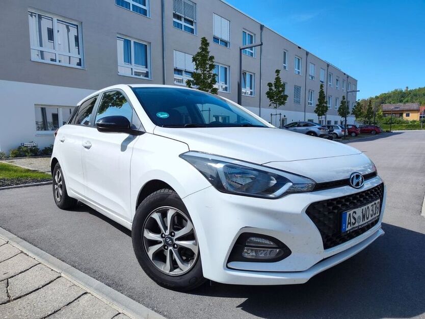 i20