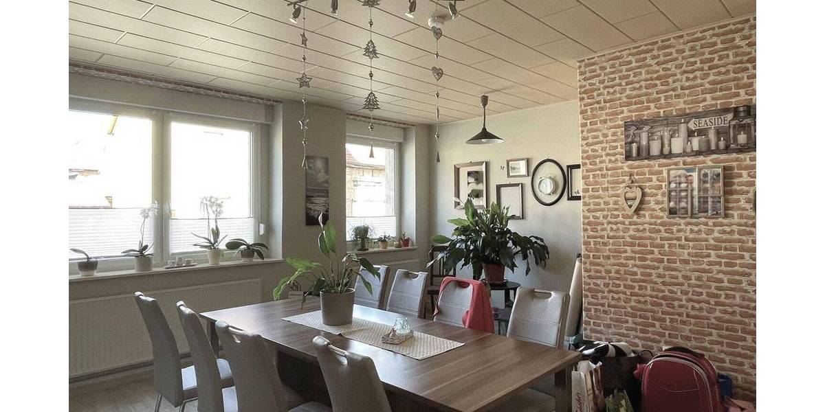 Ein (Mehrgenerationen-)Haus wird gesucht ? Vielleicht ist dieses Angebot ja genau das Richtige ?! 9 zimmer