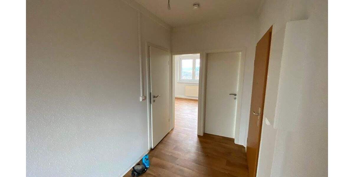 Etagenwohnung Suhl Neundorf - 4 Zimmer, 64 m&sup2;, 400&euro; | Angebot:25568404
