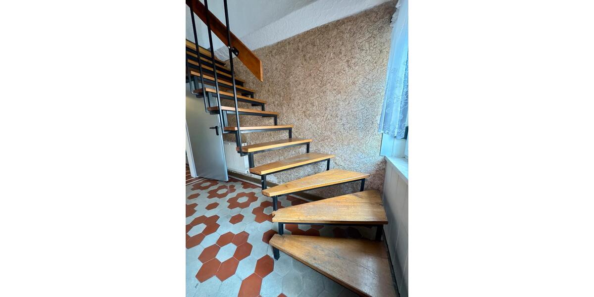 Reihenhaus Kaltennordheim - 6 Zimmer, 135 m&sup2;, 95.000&euro; | Angebot:26718456