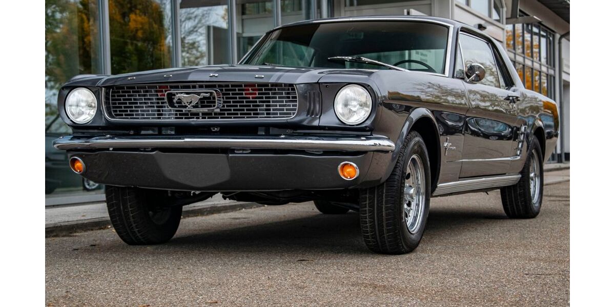Ford Mustang 76.026 km 35.980 &euro; Mindelheim 87719