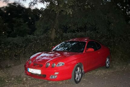 Hyundai Coupe 158.000 km 2.450 &euro; Offenbach am Main 63073