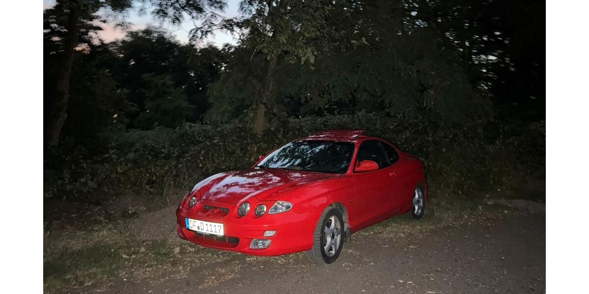 Hyundai Coupe 158.000 km 2.450 &euro; Offenbach am Main 63073