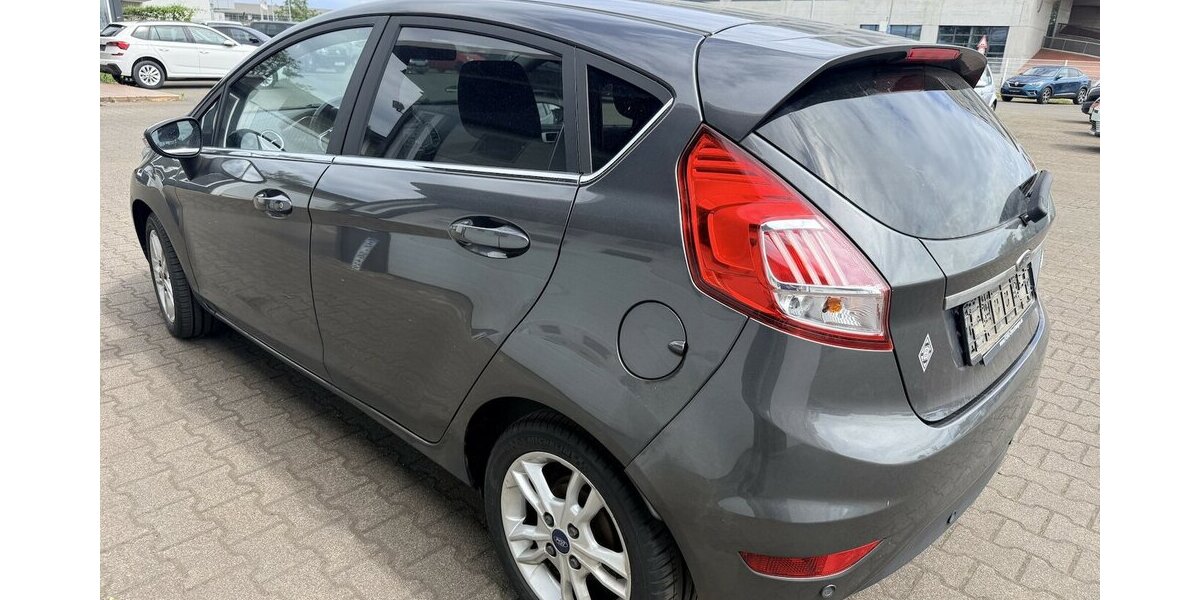 Ford Fiesta 1.5 TDCI Titanium/2Hd 123.000 km 5.990 &euro; Frankfurt 60386