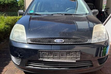 Ford Fiesta 121.285 km 850 &euro; Au Am Rhein 76474