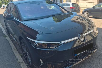VW ID.7 5.557 km 49.000 &euro; Stuttgart 70190