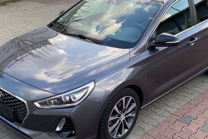 Hyundai i30 133.000 km 9.999 &euro; Frankfurt am Main 60389