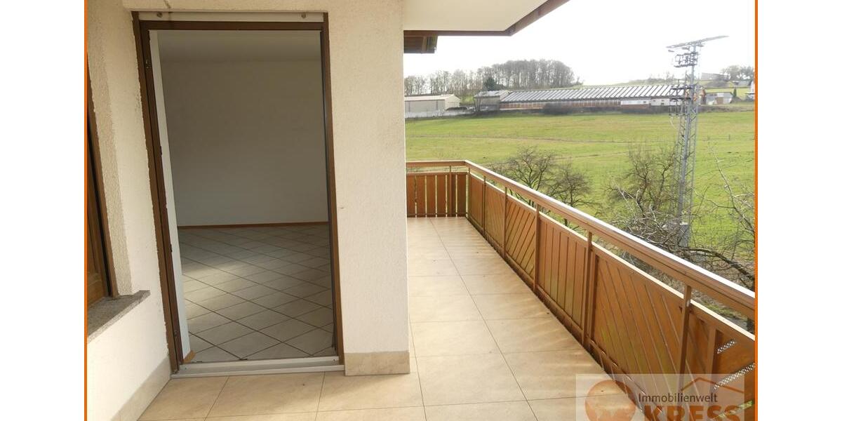 Etagenwohnung Flieden - 4 Zimmer, 136 m&sup2;, 650&euro; | Angebot:25306618