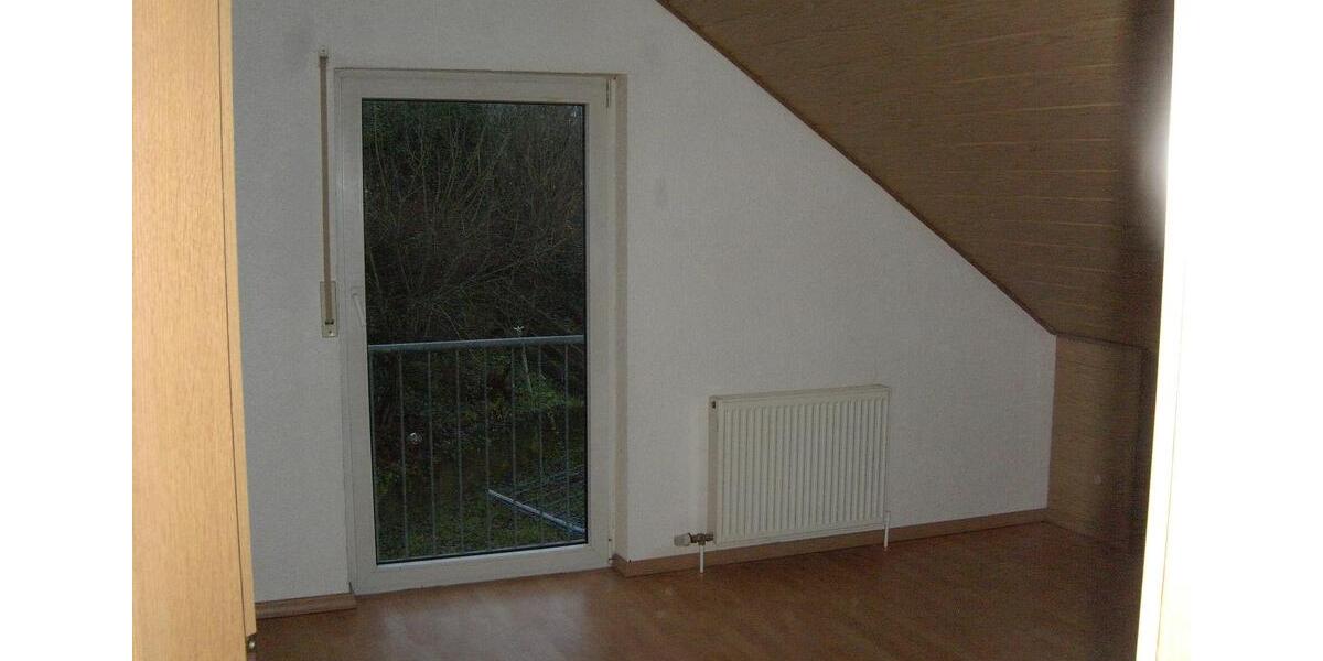 Dachgeschoßwohnung Engelskirchen - 2 Zimmer, 70 m&sup2;, 490&euro; | Angebot:25540058