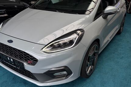 Ford Fiesta 123.521 km 13.999 &euro; Freudenberg 57258