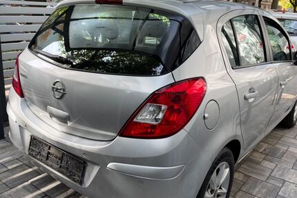 Opel Corsa 39.996 km 7.900 &euro; Offenbach 63071