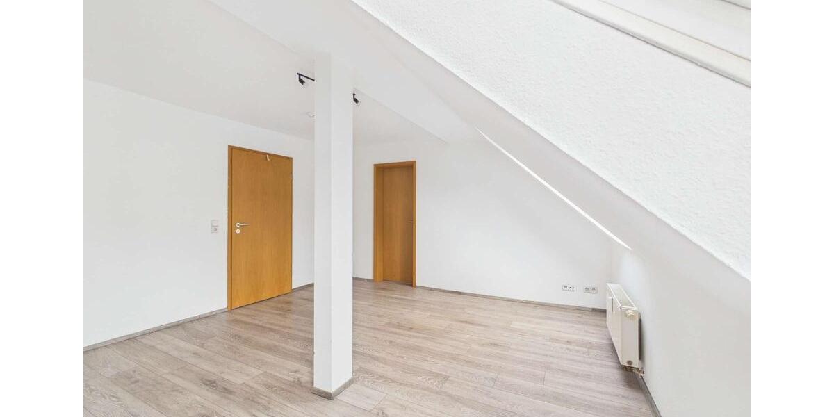 Dachgeschoßwohnung Auerbach/Vogtland Vogtland - 4 Zimmer, 77 m&sup2;, 499&euro; | Angebot:25263482