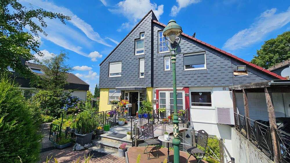 Ansprechende 2-Zimmerwohnung mit Terrasse und Wintergarten in ruhiger Lage von Wermelskirchen. 2 zimmer