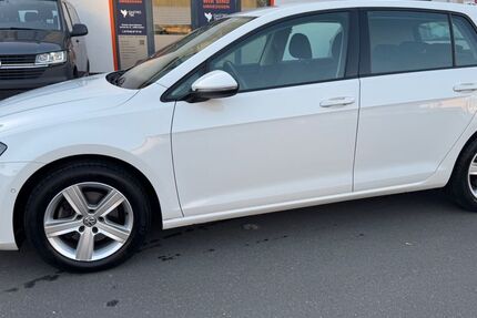 VW Golf 135.000 km 8.599 &euro; Frankfurt am Main 60314