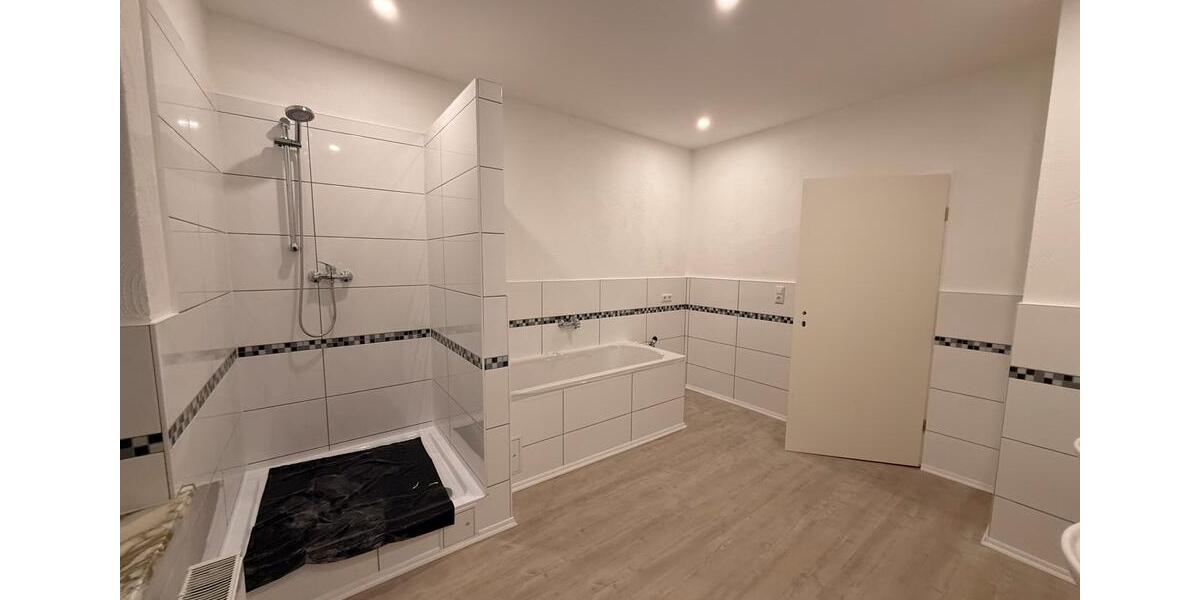 Dachgeschoßwohnung Herne Wanne-Bickern - 6 Zimmer, 130 m&sup2;, 1.400&euro; | Angebot:24935017