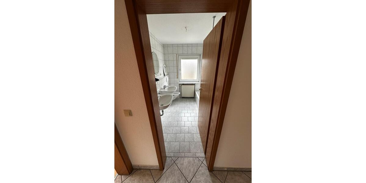 Etagenwohnung Ammerbuch - 3 Zimmer, 100 m&sup2;, 1.100&euro; | Angebot:25995942