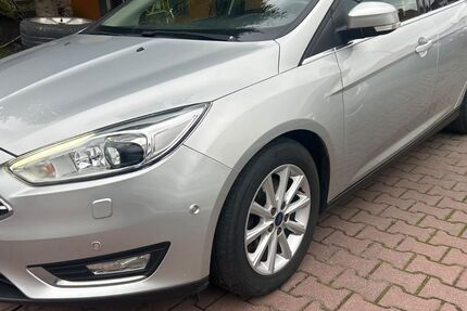 Ford Focus 184.000 km 5.600 &euro; zwickau 08064