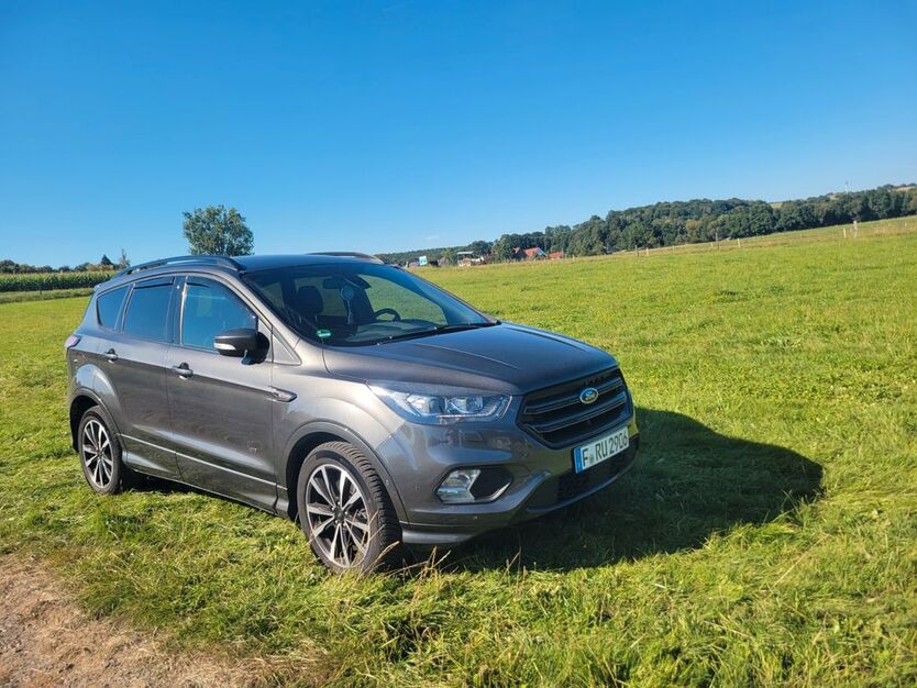 Ford Kuga 112.000 km 17.000 € Frankfurt am Main 65933