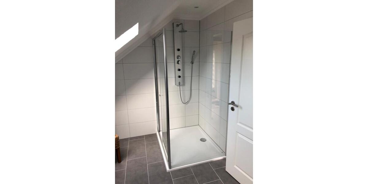 Zweifamilienhaus + Einliegerwohnung auf großem Grundstück – ruhig 11 zimmer