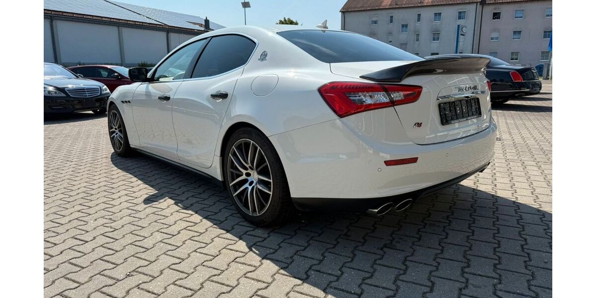Maserati Ghibli 90.000 km 9.450 &euro; Osterhofen 94486