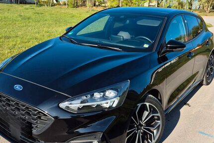 Ford Focus 104.000 km 13.400 &euro; Bad Arolsen 34454