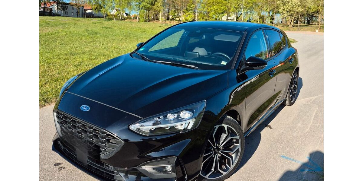 Ford Focus 104.000 km 13.400 &euro; Bad Arolsen 34454