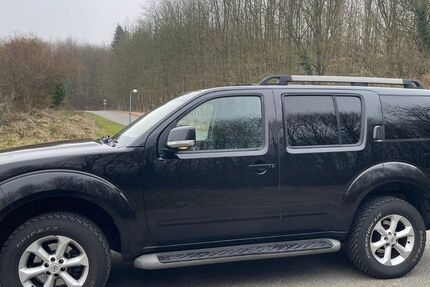 Nissan Pathfinder 318.000 km 6.500 &euro; Lilienthal 24232