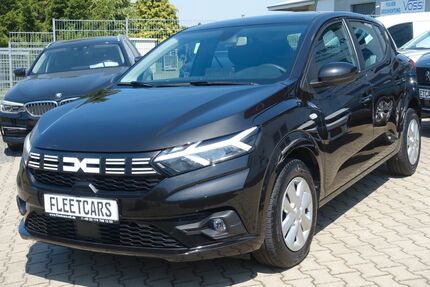 Dacia Sandero 29.800 km 12.650 &euro; Simmerath (bei Aachen) 52152