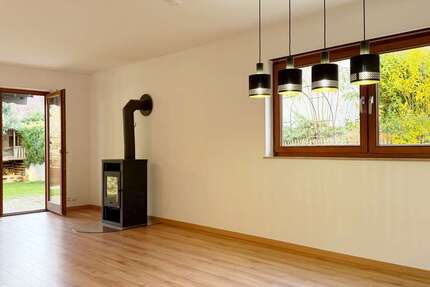 Haus zum Mieten in Esslingen am Neckar 1.980 € 171.31 m² 6 zimmer