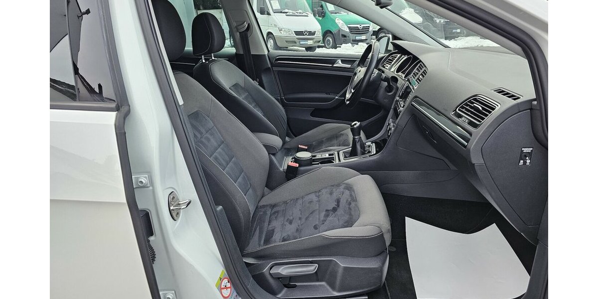 VW Golf VII 1.4 TSI Highline ALCANTARA BI XENON 129.800 km 12.490 &euro; Löhne 32584