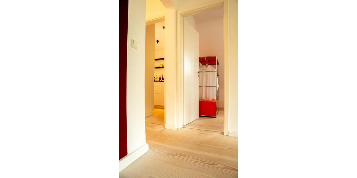 Dachgeschoßwohnung Stuttgart Stuttgart-Ost - 2 Zimmer, 44 m&sup2;, 295.000&euro; | Angebot:26248607