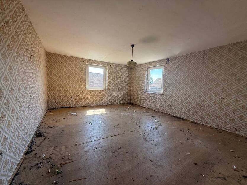 Außergewöhnlich - großes Grundstück (11.524 m2) für Privatpersonen oder Investoren