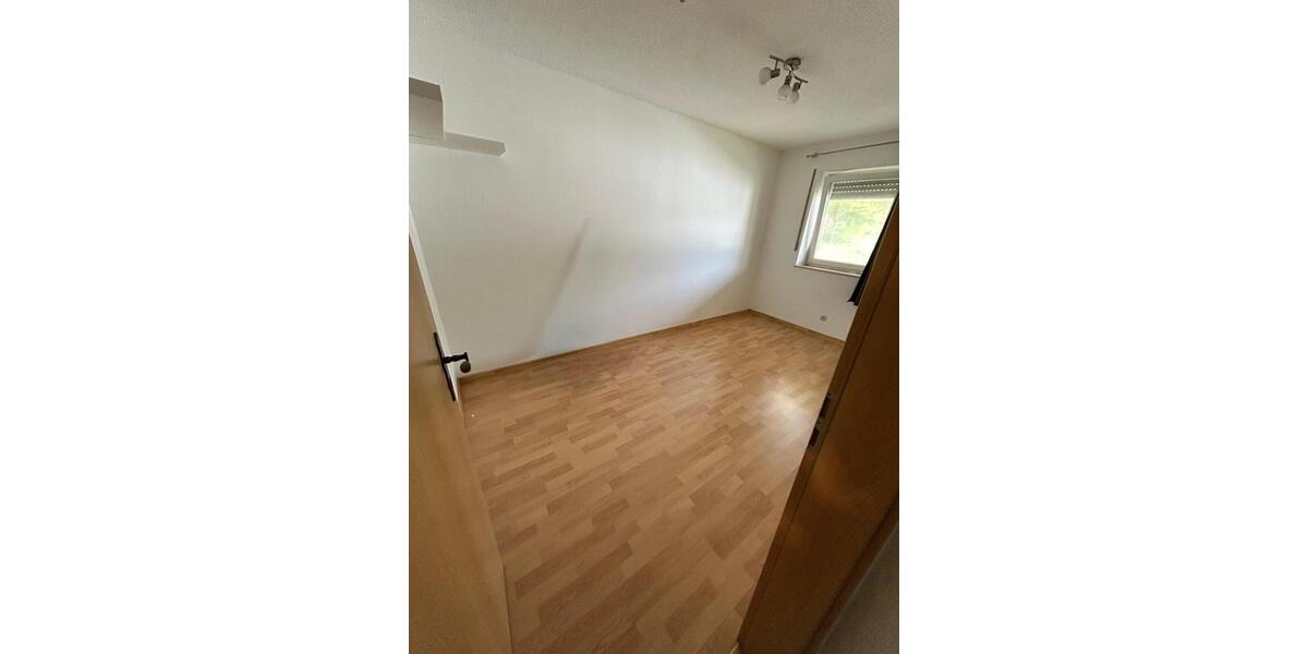 Etagenwohnung Tacherting - 4 Zimmer, 85 m&sup2;, 1.000&euro; | Angebot:26350699