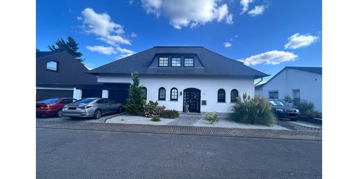 Villa Schwalbach - 8 Zimmer, 396 m&sup2;, 550.000&euro; | Angebot:27120414
